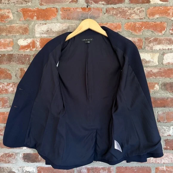 Theory Navy Wool Blazer Gold Buttons Size 6 Classic Tailored Jacket